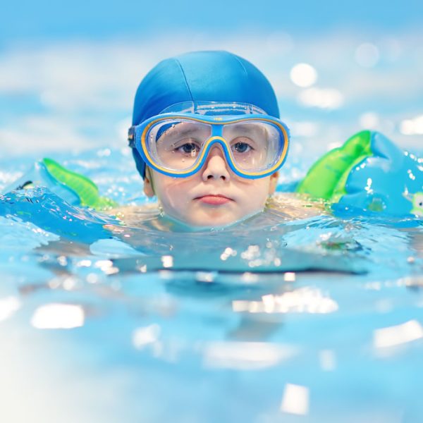 swimming-TKZGZM2
